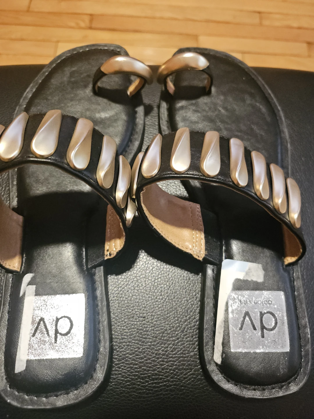 DV Dolce Vita Black Thong Sandals with Gold Embellishments - photo 2