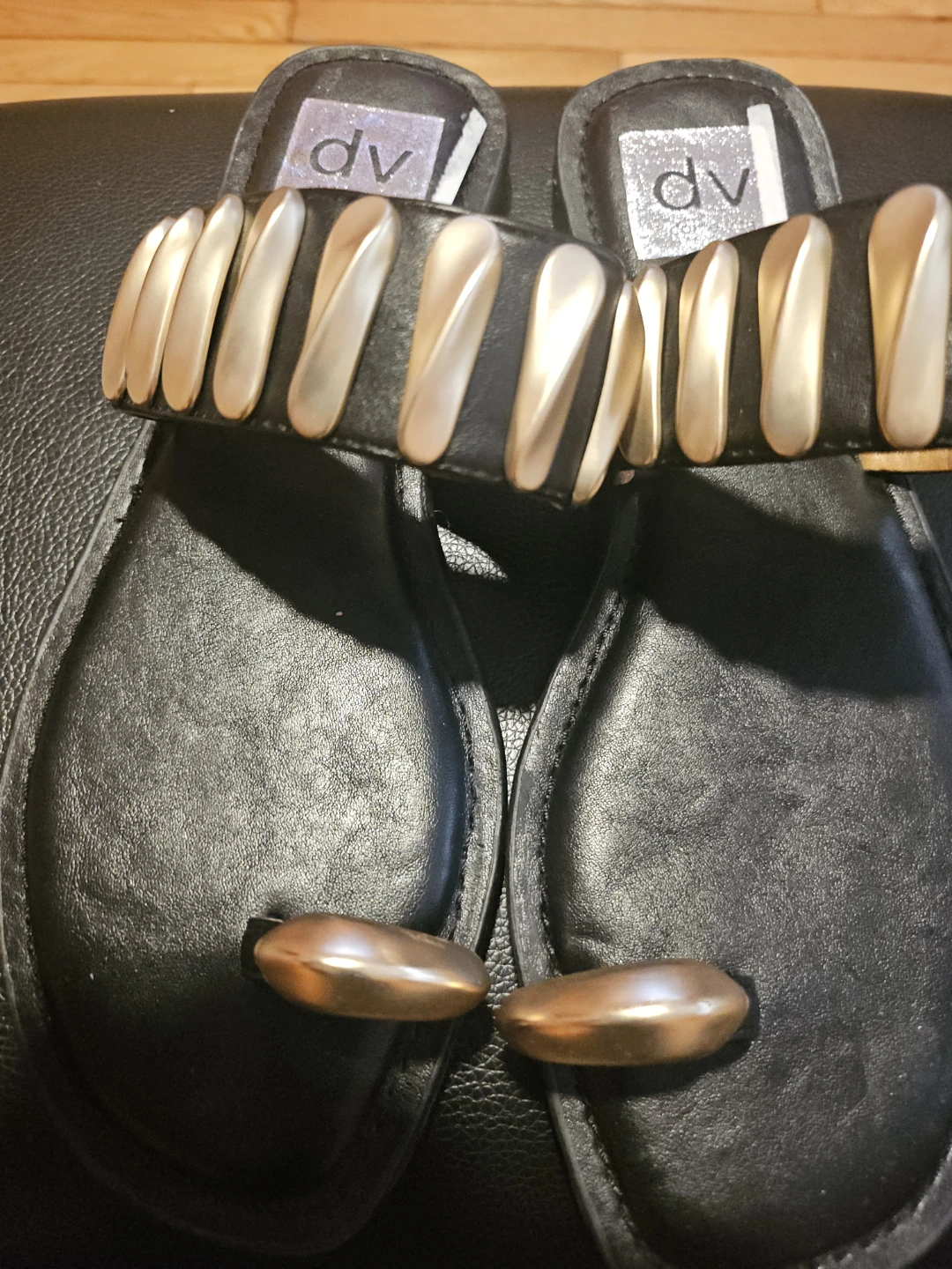 DV Dolce Vita Black Thong Sandals with Gold Embellishments - photo 3