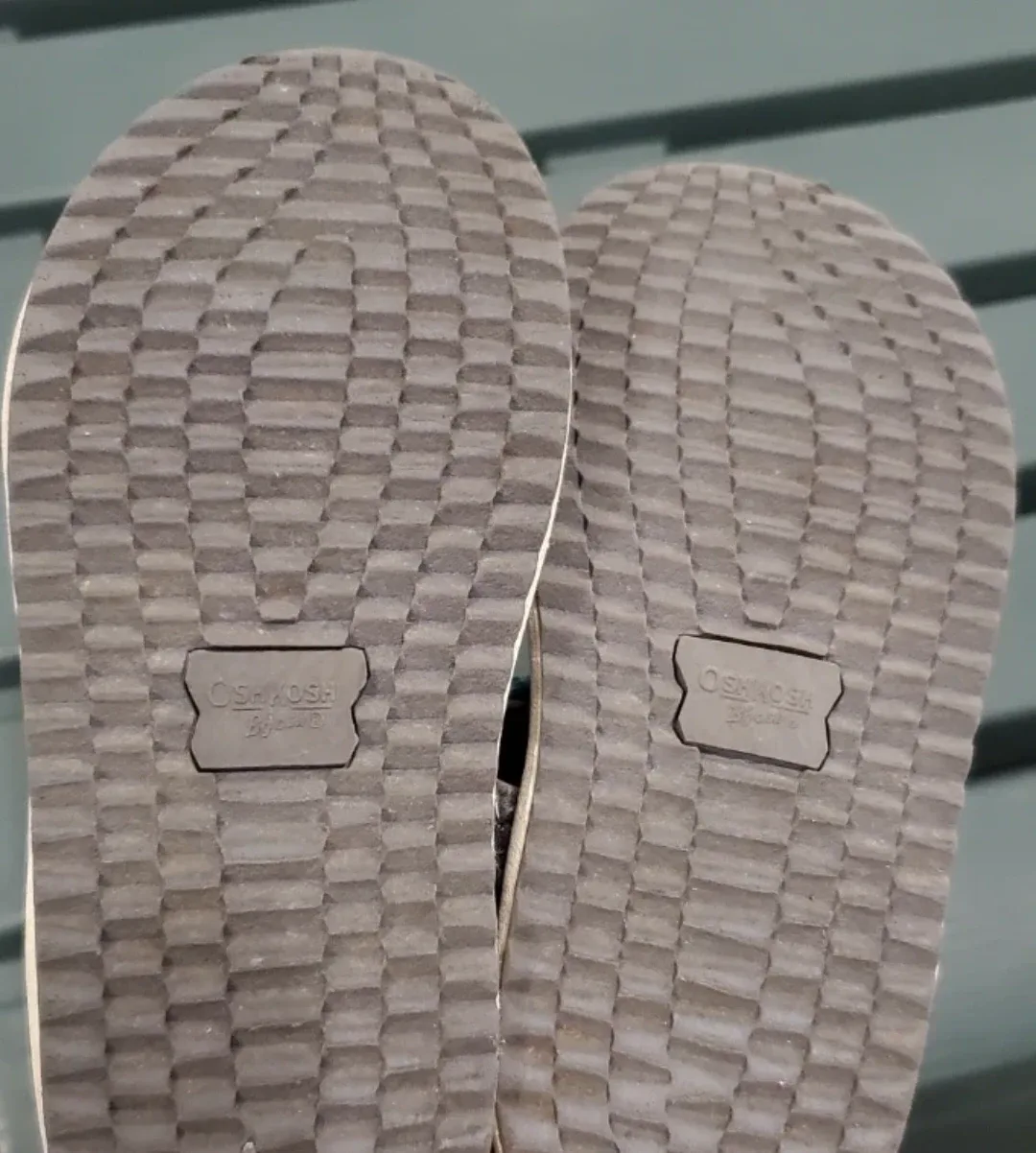 OshKosh B'gosh Kids Sandals Size 11M - photo 3
