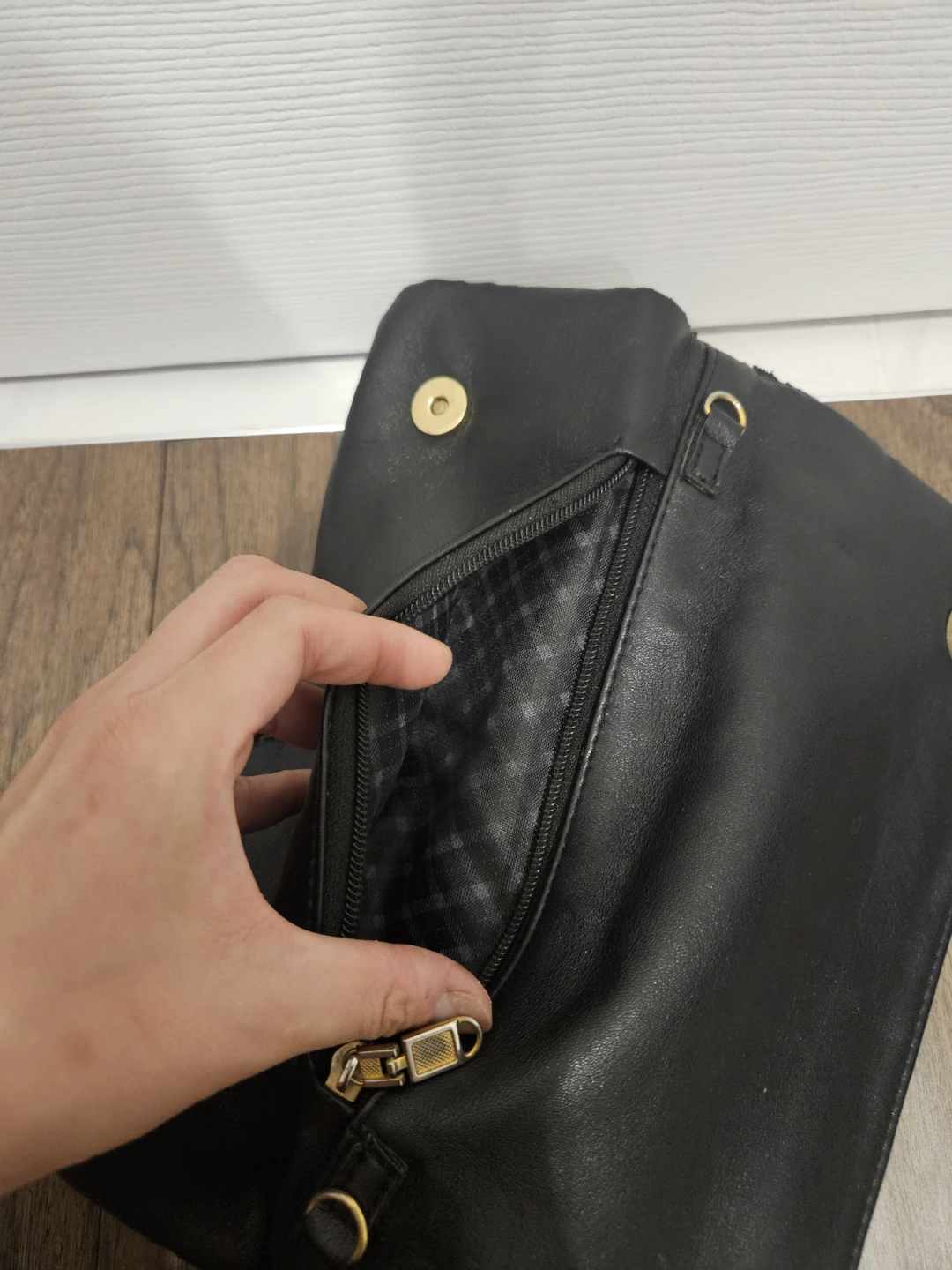 Tory Burch Black Leather Clutch - photo 2