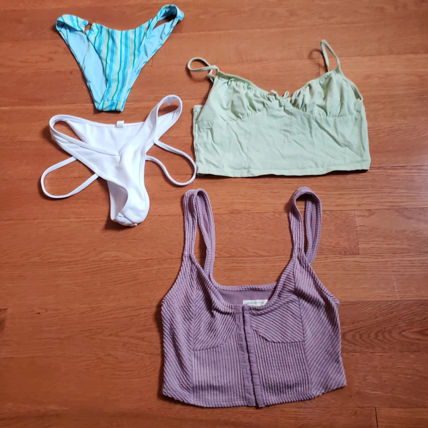 Urban Outfitters Ribbed Cropped Tank Top M