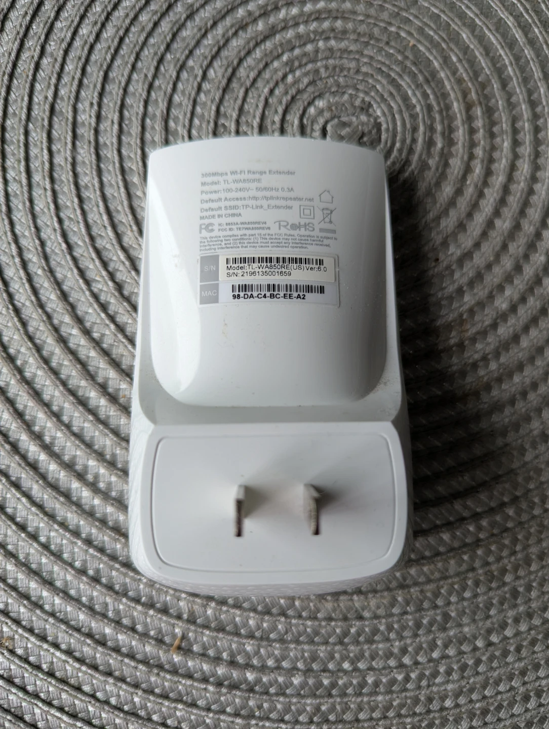 TP-Link 300Mbps Wi-Fi Range Extender - photo 2