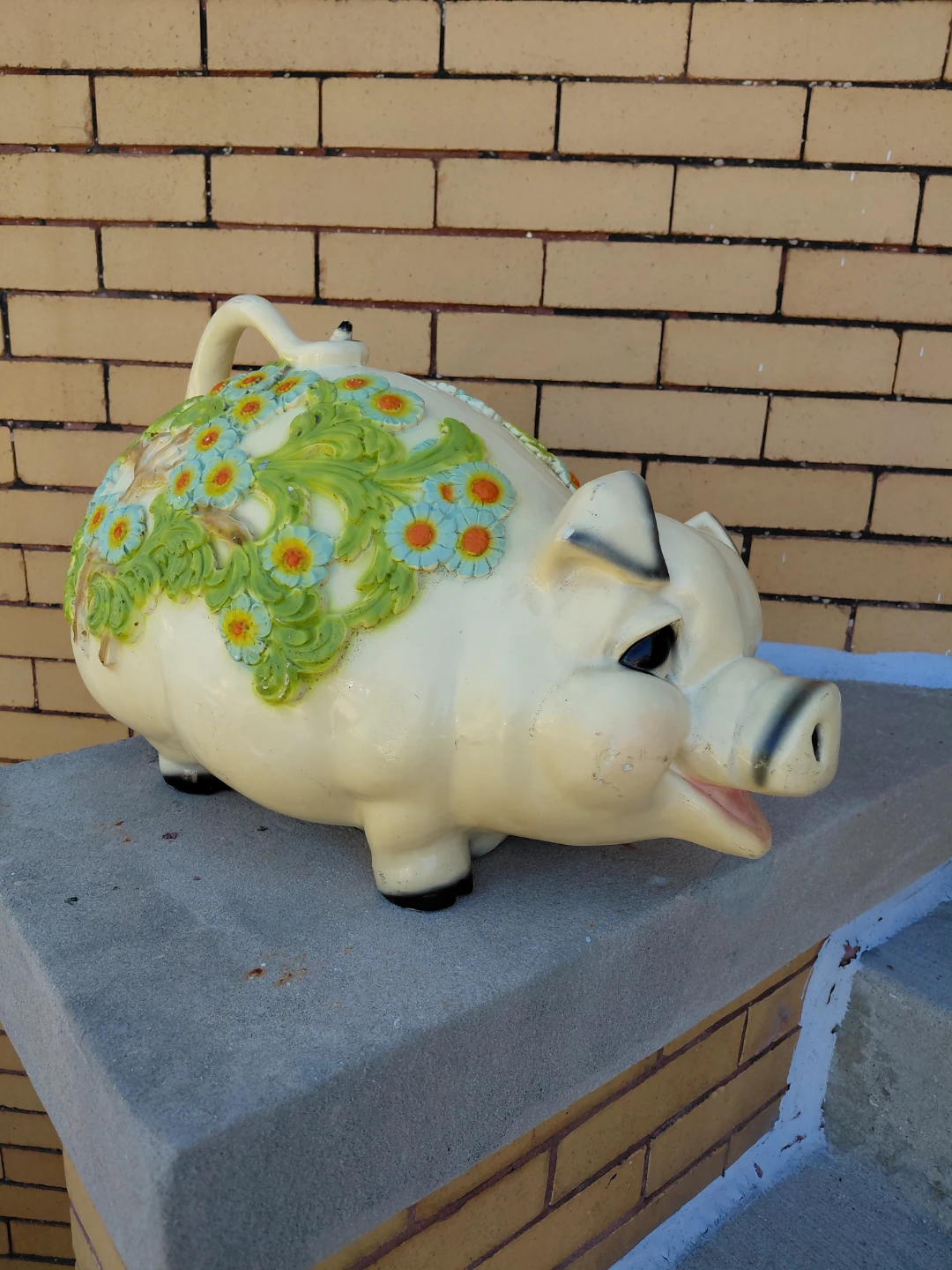 Vintage 1976  plastic  Piggy Bank with Floral Design - photo 3