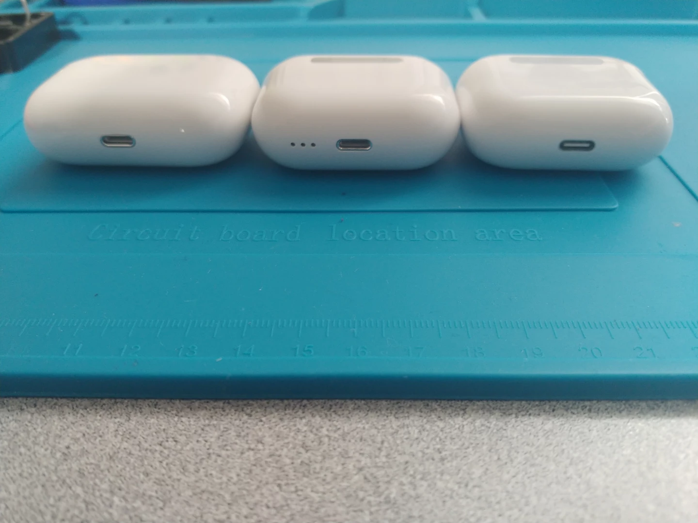 Apple AirPods Wireless Charging Cases - photo 3