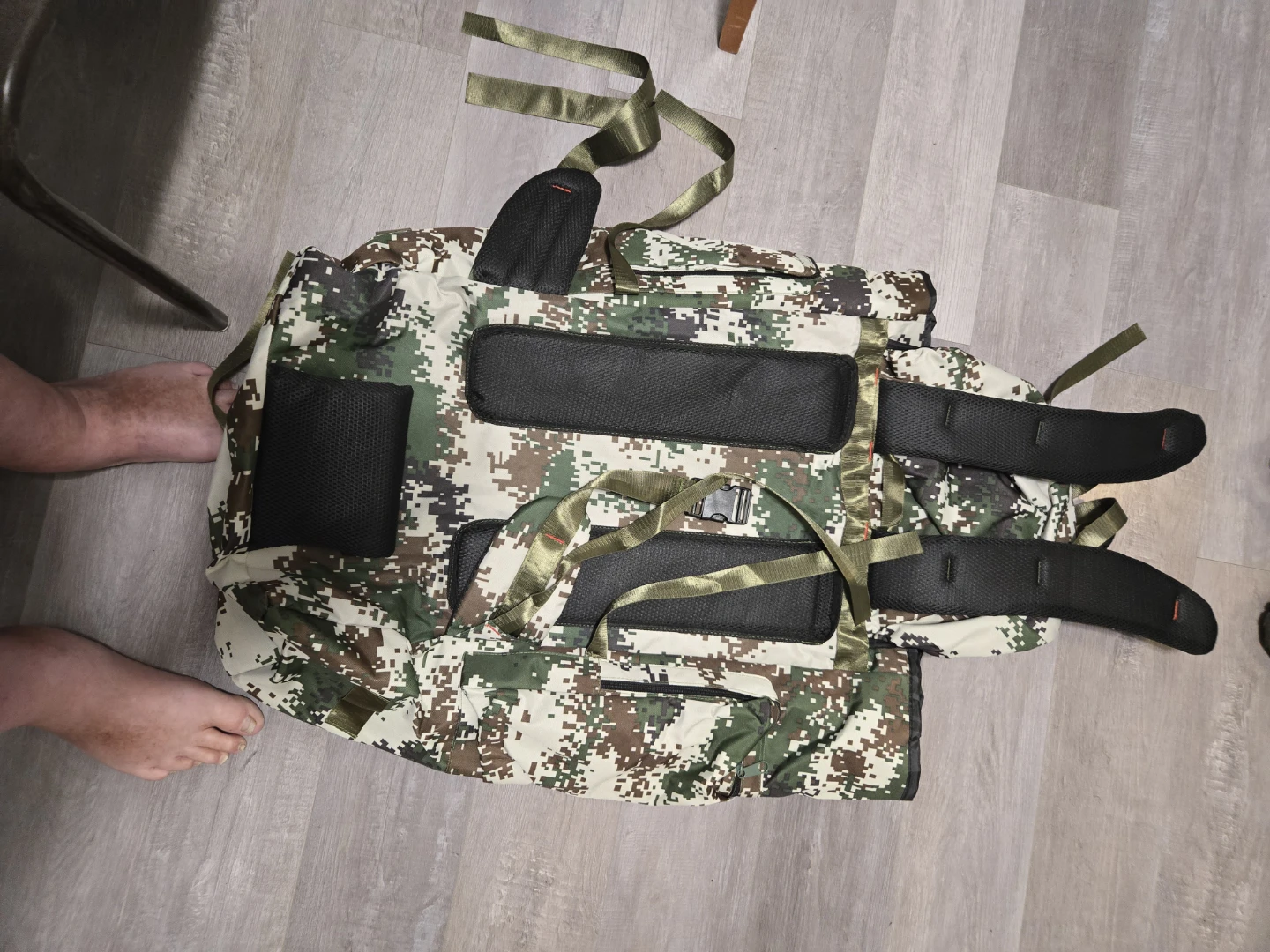 Camouflage Backpack new never been used 80L