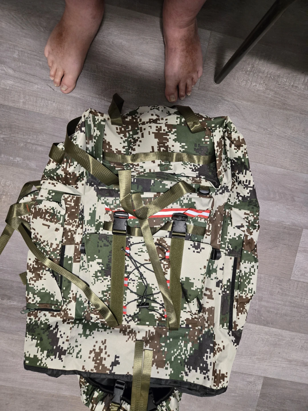 Camouflage Backpack new never been used 80L - photo 2