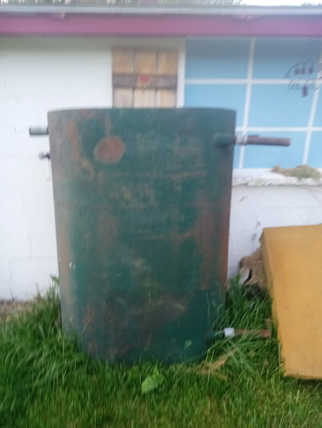 Large metal oil tank - photo 2