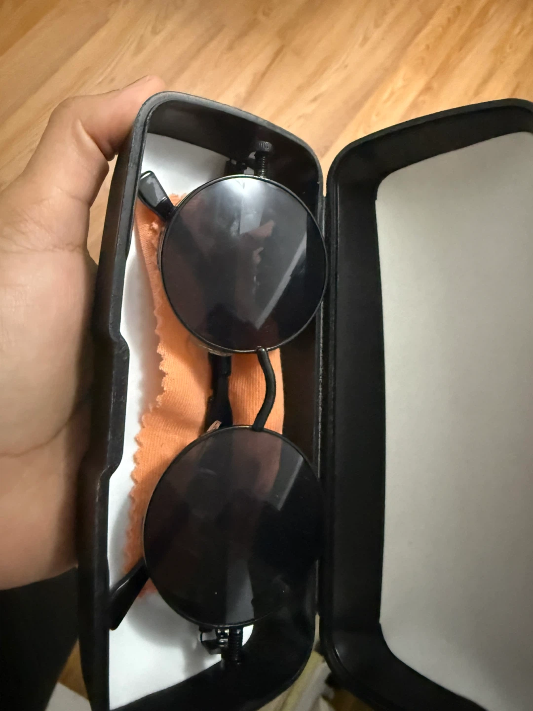 Black Round Sunglasses with Case