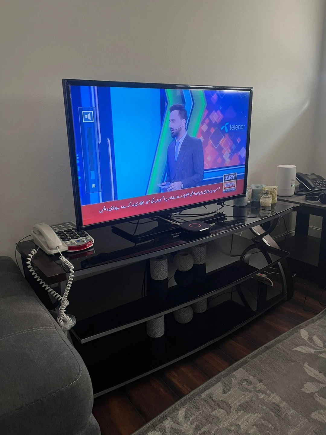 Samsung 32-inch TV with Stand