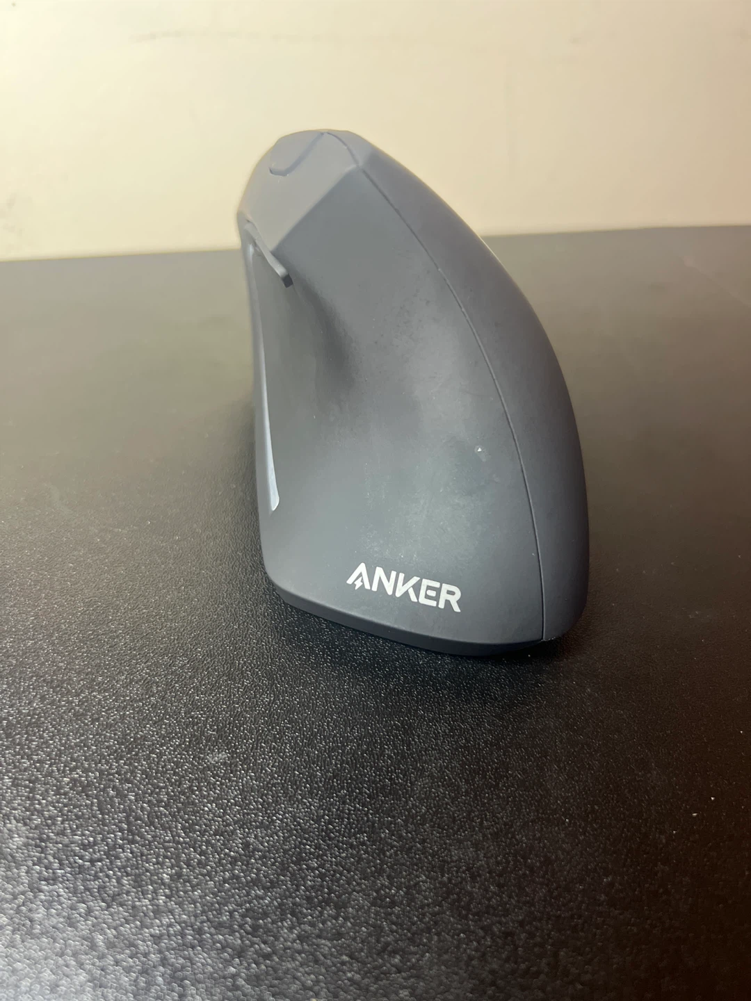 Negotiable - Anker 2.4G Wireless Vertical Optical Mouse - Black - photo 3