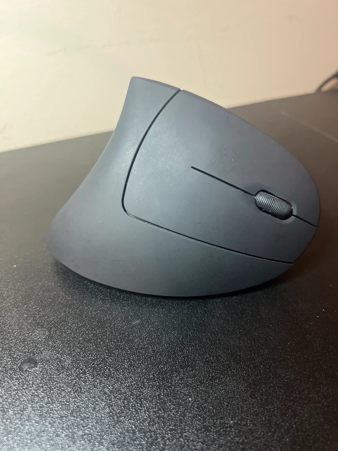 Negotiable - Anker 2.4G Wireless Vertical Optical Mouse - Black