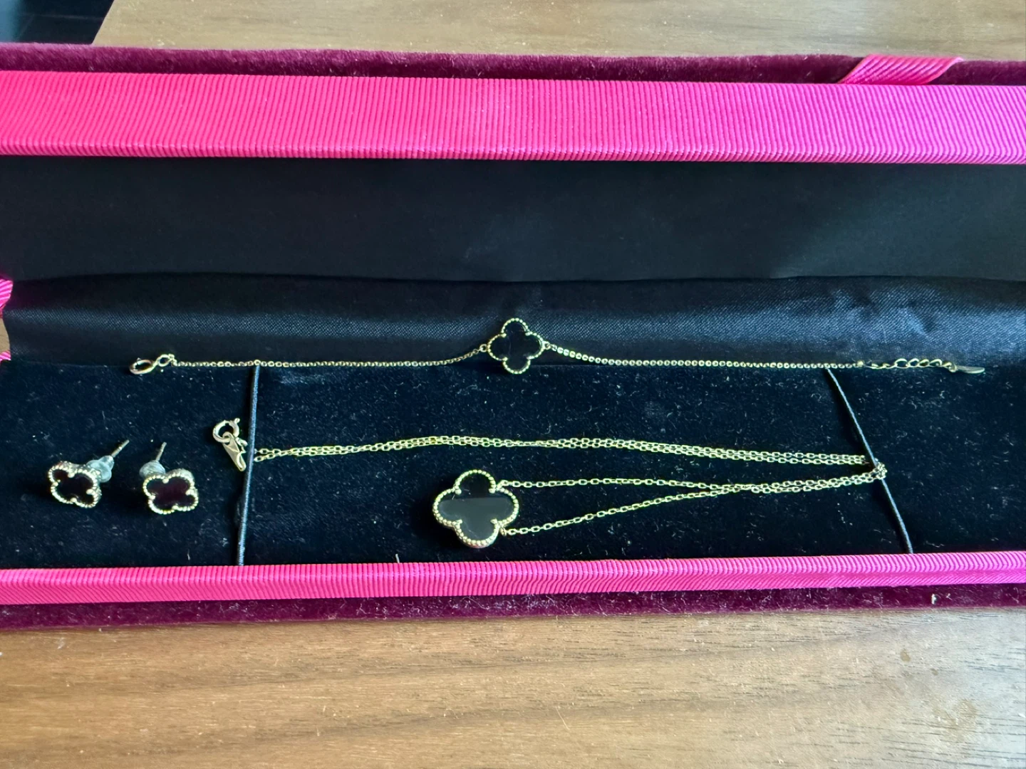Clover Alhambra Jewelry Set