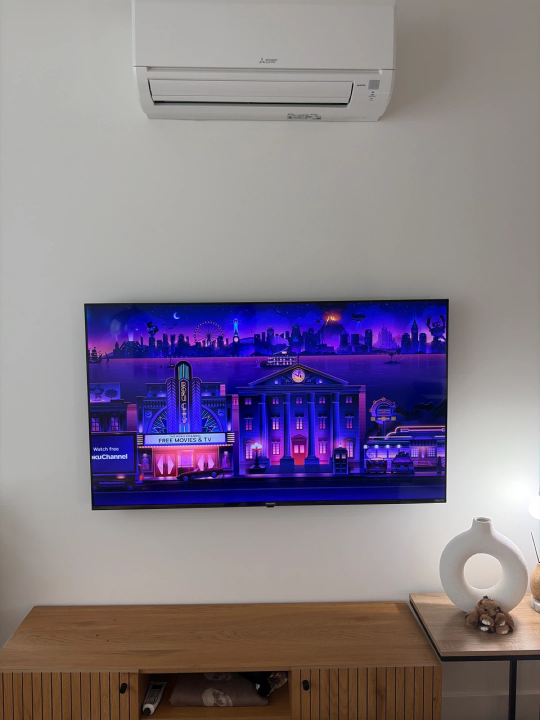 Philips Flat Screen Smart TV - photo 2