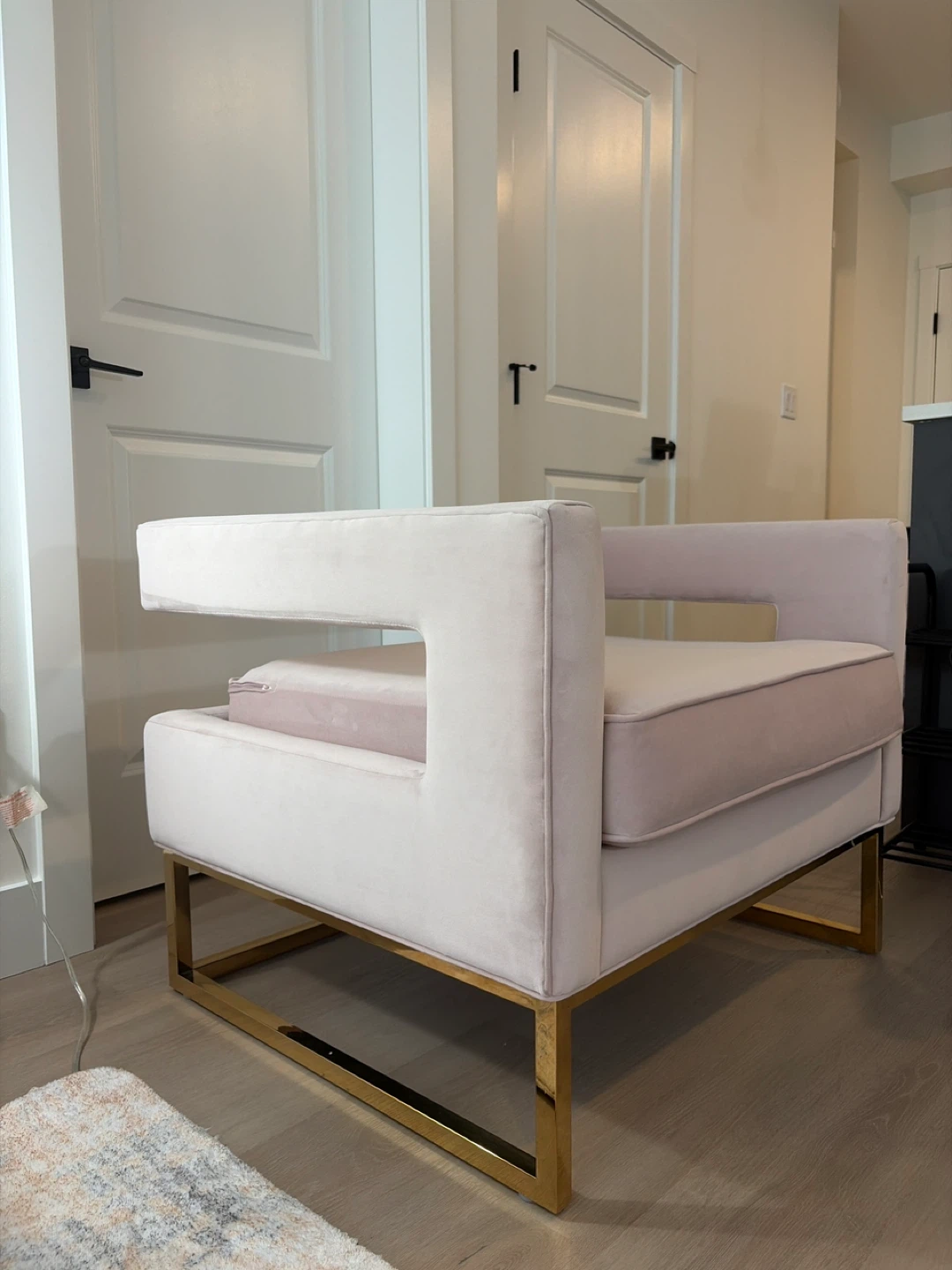 Pink Velvet Armchair with Gold Legs - photo 3