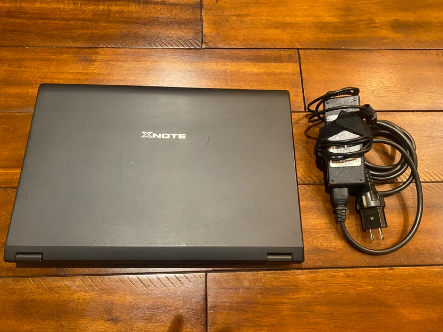 XNOTE Laptop with Charger - photo 2