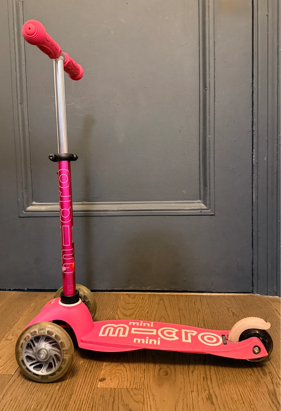 Micro Mini Deluxe Scooter - Pink