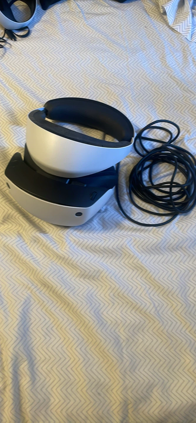 PS VR 2 Headset & Controllers + Charging Station