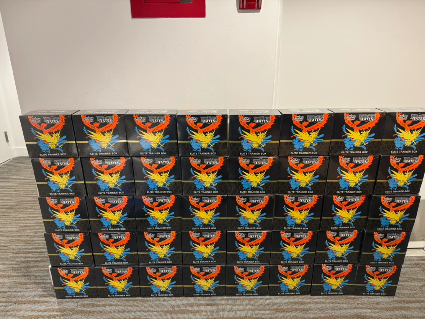 Pokemon hidden fates elite trainer box