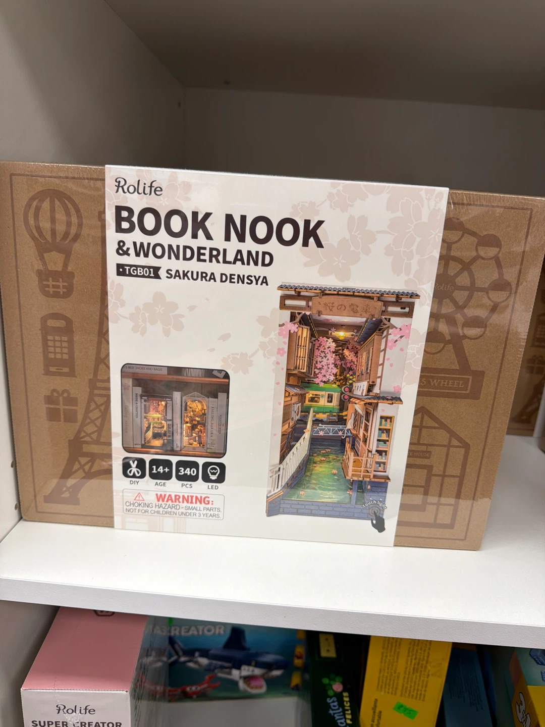 Rolife Book Nook & Wonderland DIY Sakura Densya TGB01