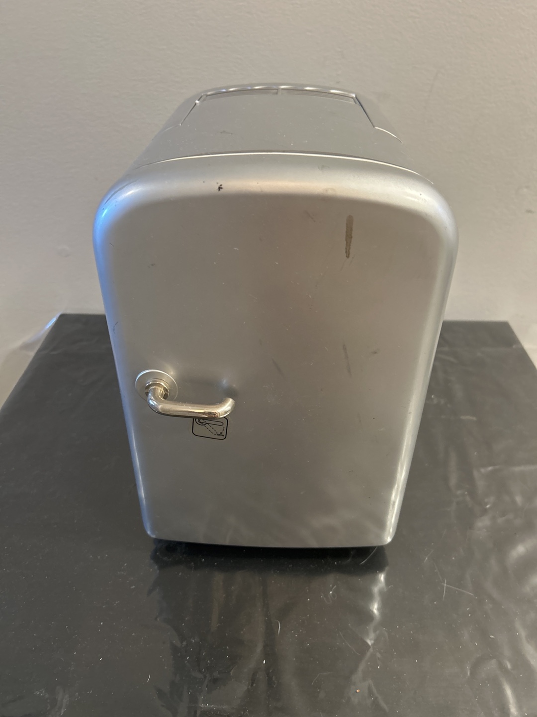 Compact Mini Fridge - Hot/Cold