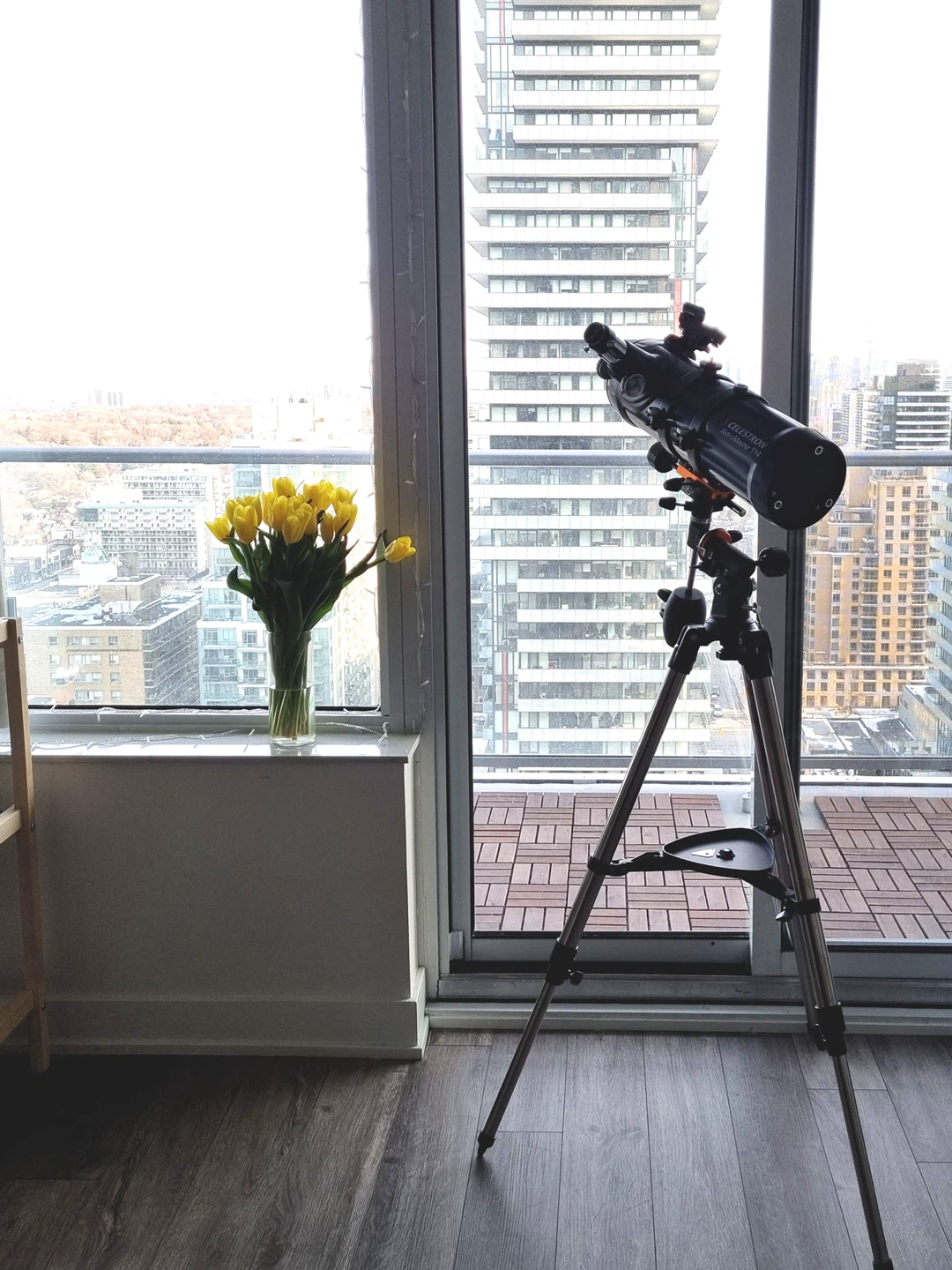 Celestron AstroMaster 114EQ Telescope in excellent condition - photo 3