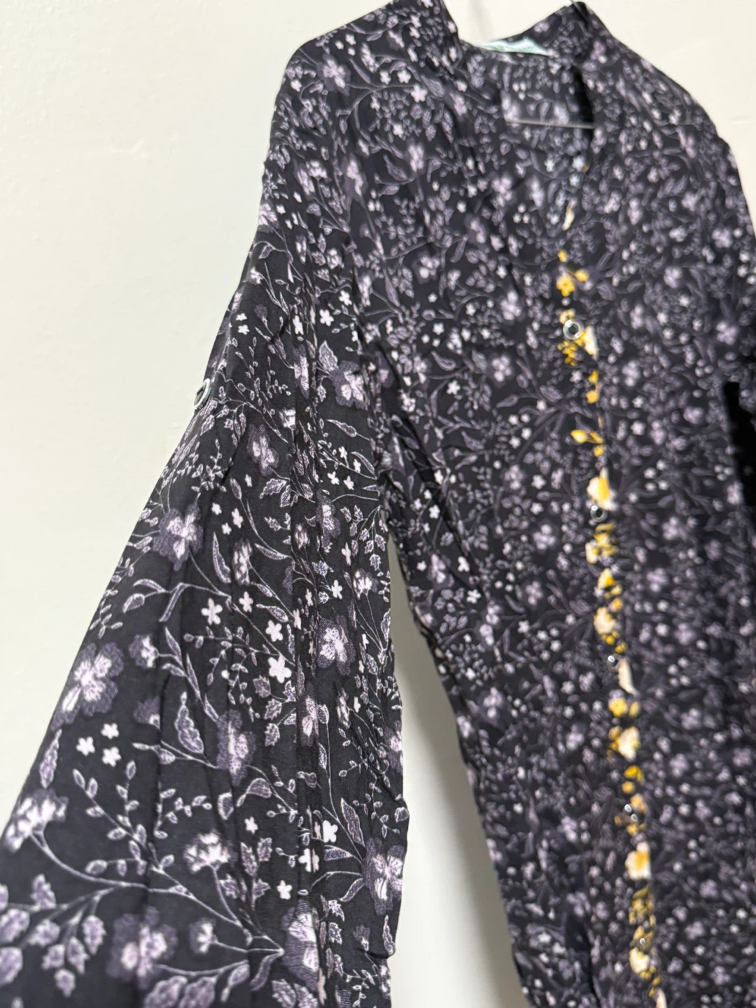 Evergreen Black Floral Button-Up Shirt - Size L - photo 3