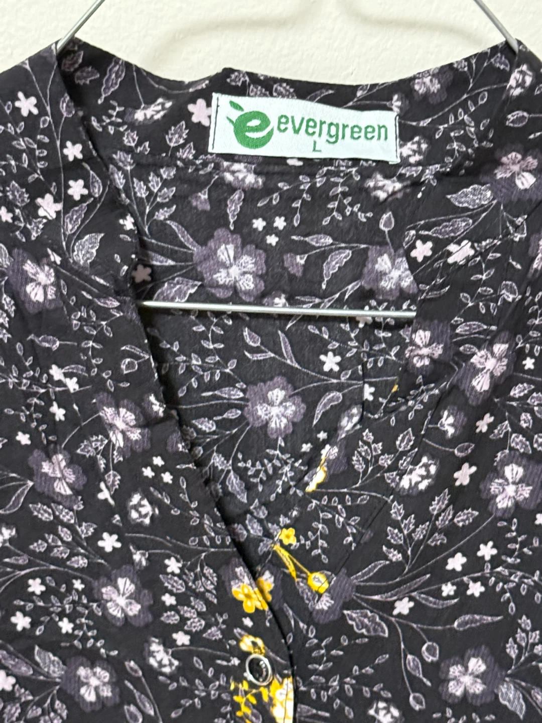 Evergreen Black Floral Button-Up Shirt - Size L - photo 2