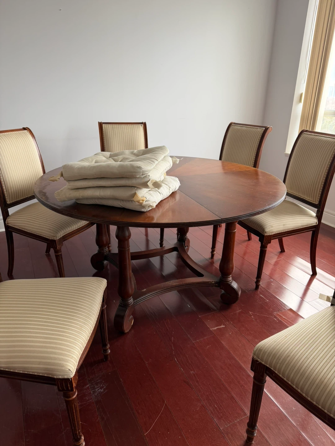 Solid Wood Set of Dining Chairs and Table - photo 4