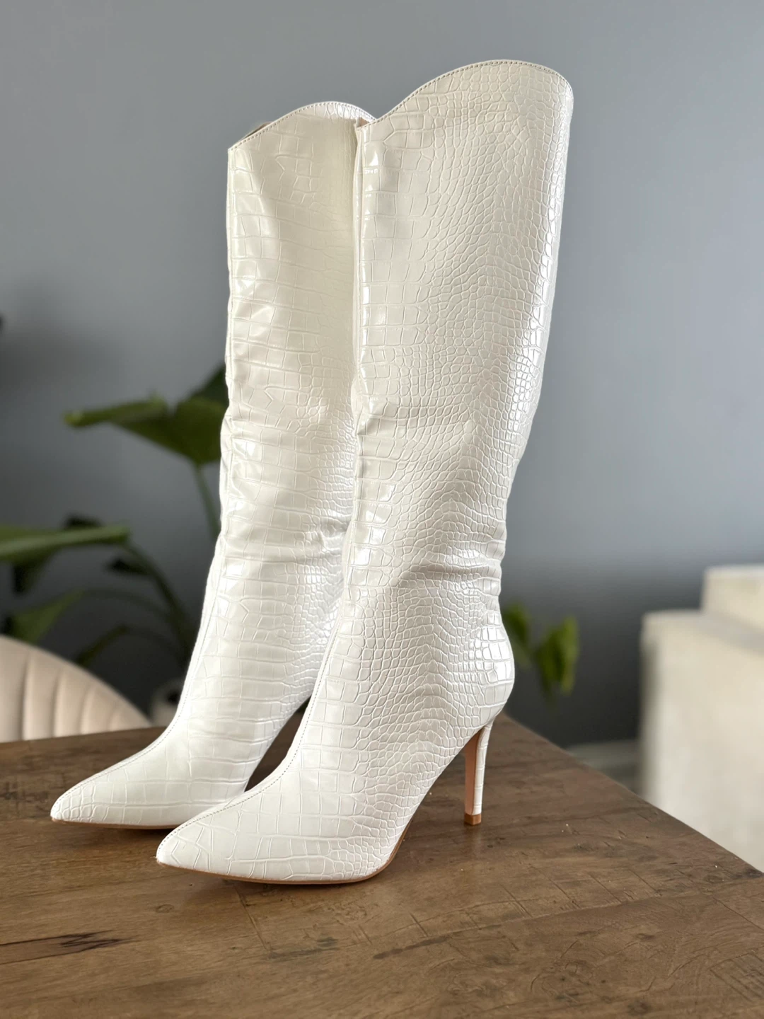 White Knee-High Boots size 7 - photo 3