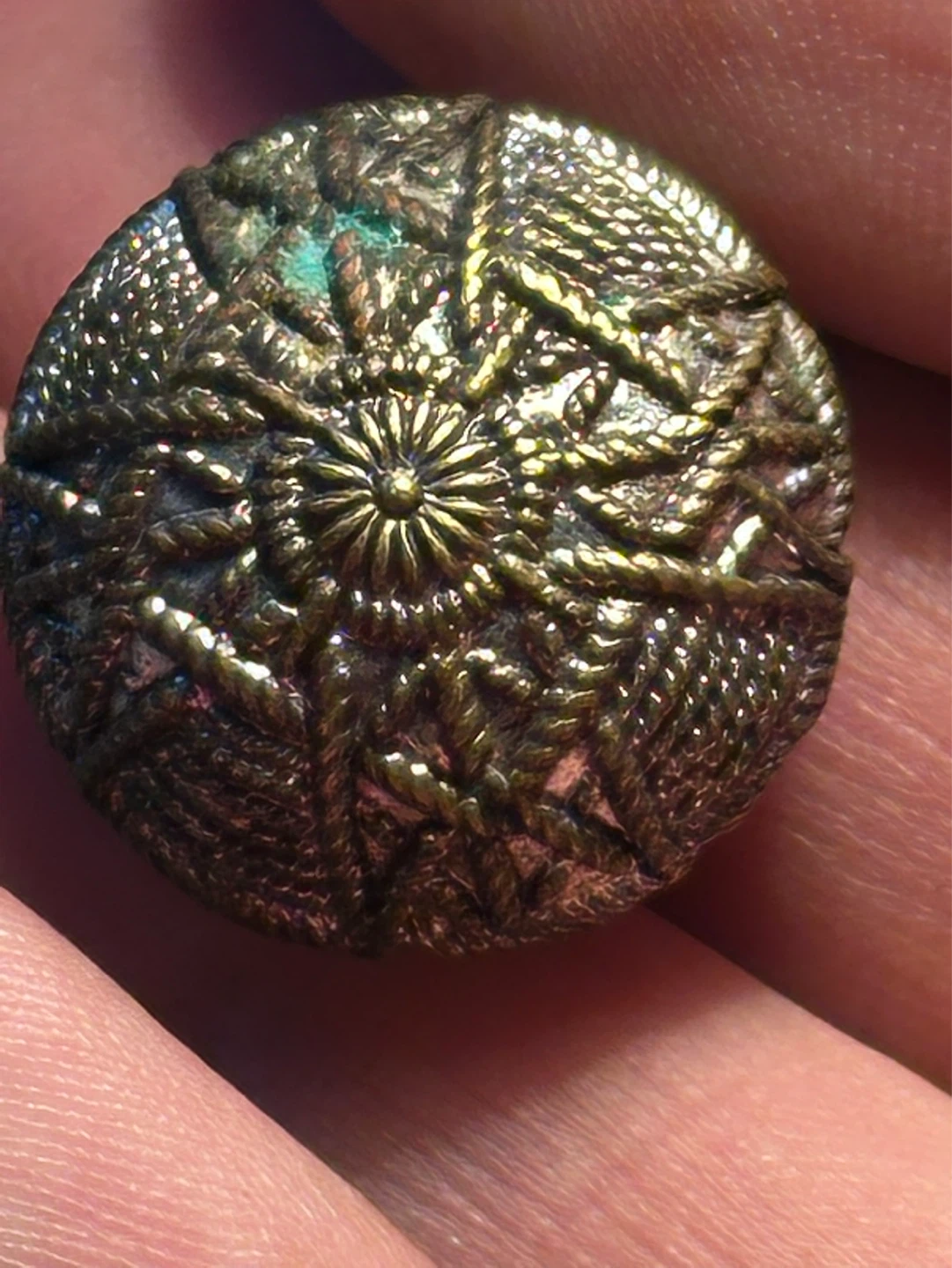2 Antique domed filigree buttons - photo 3