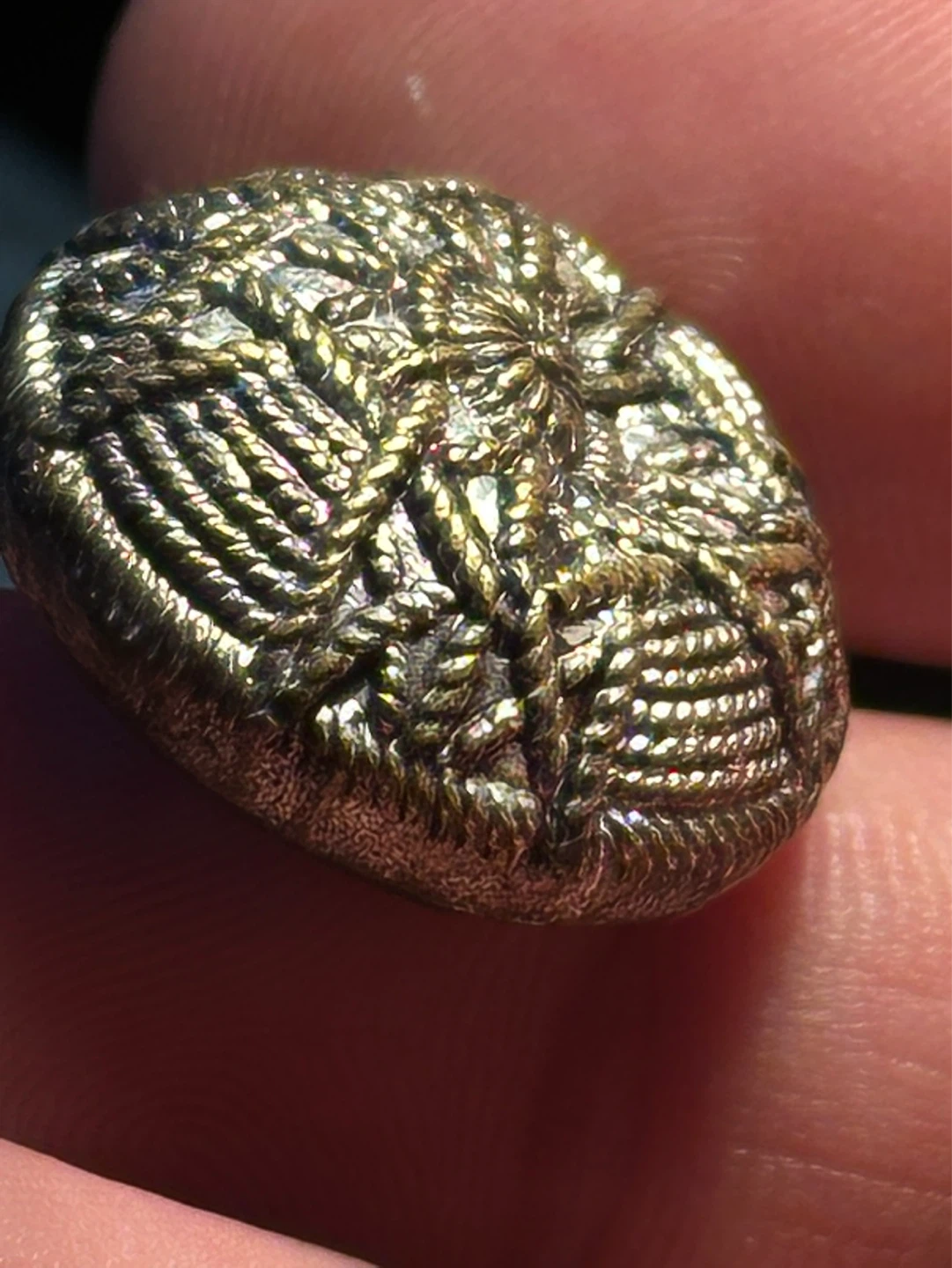2 Antique domed filigree buttons - photo 5