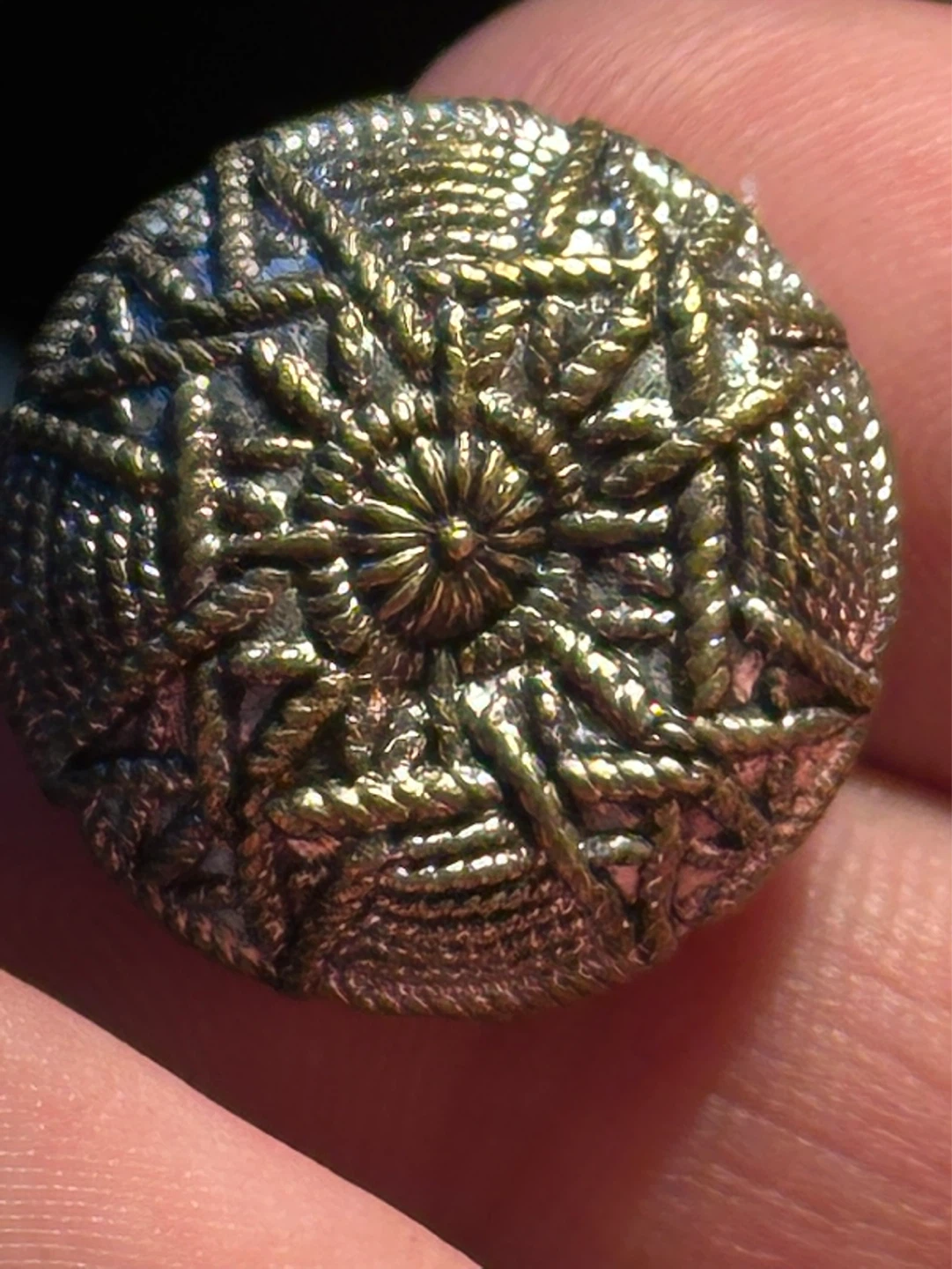 2 Antique domed filigree buttons - photo 4
