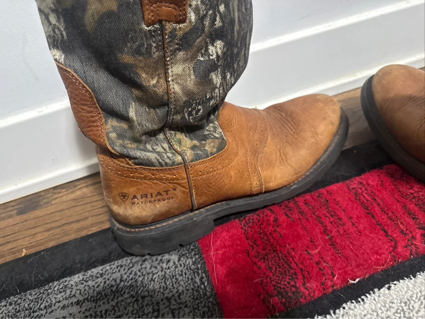 Ariat Waterproof Cowboy Boots Size 11 - photo 2