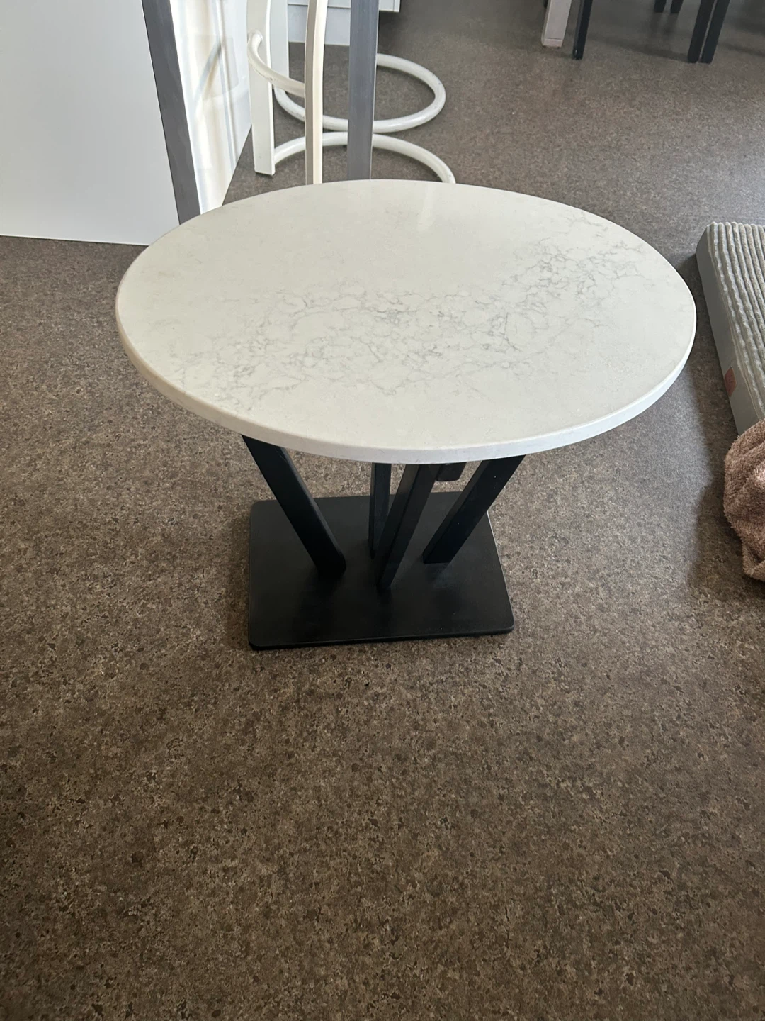 Modern oval Table