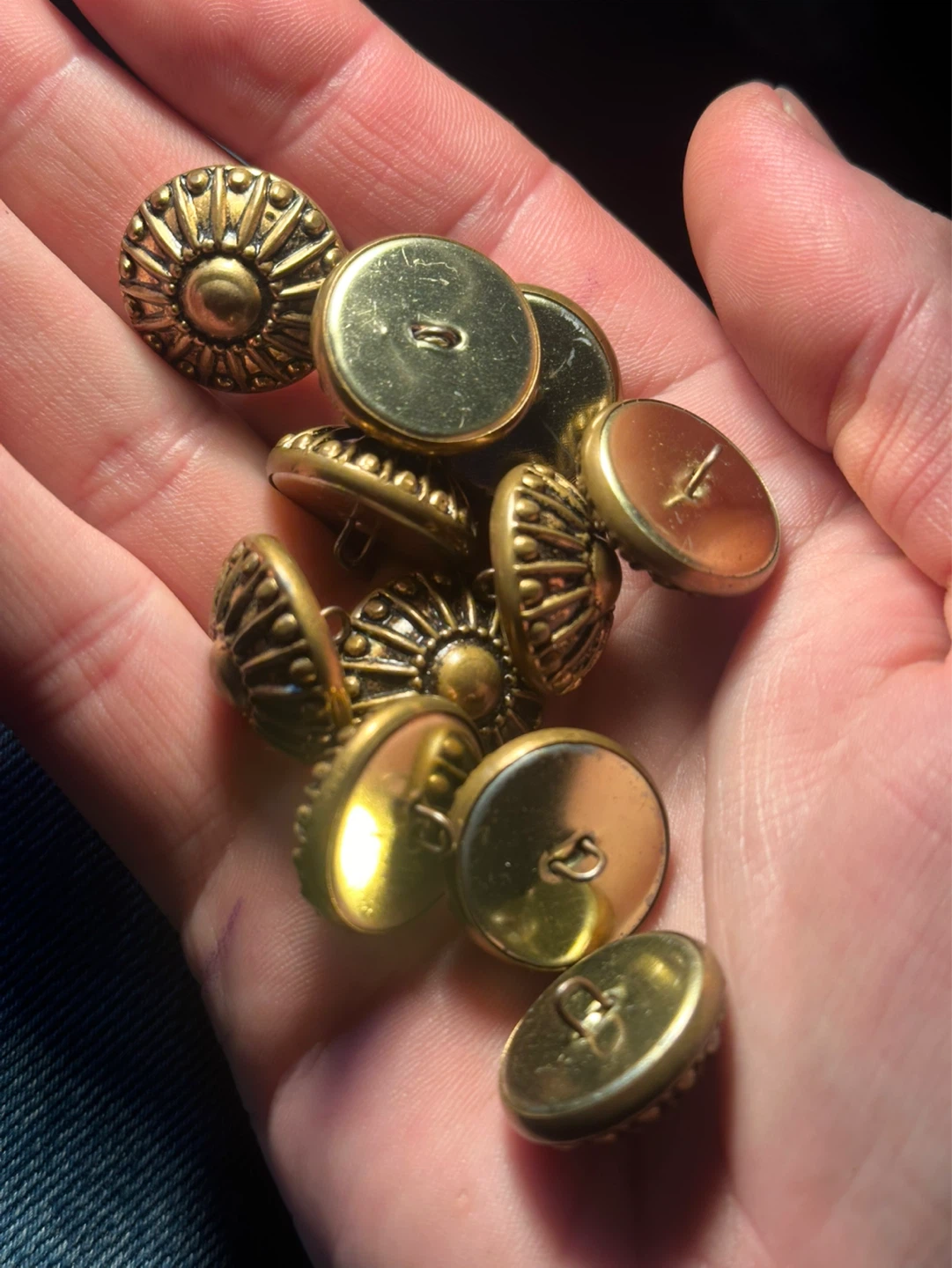 Lot of 11 vintage brass buttons .75” diameter - photo 3