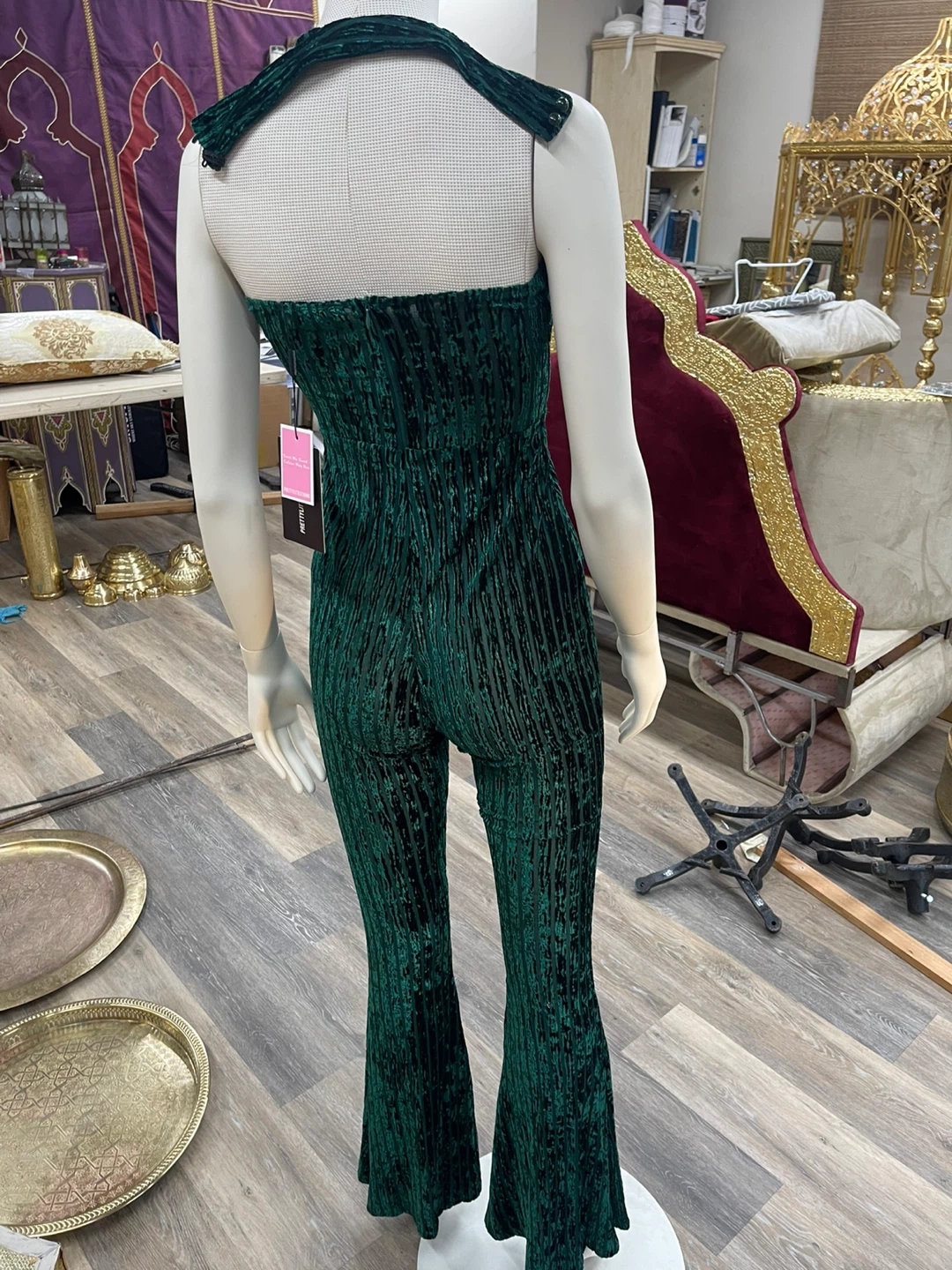 PrettyLittleThing Green Velvet Halter Jumpsuit - photo 4