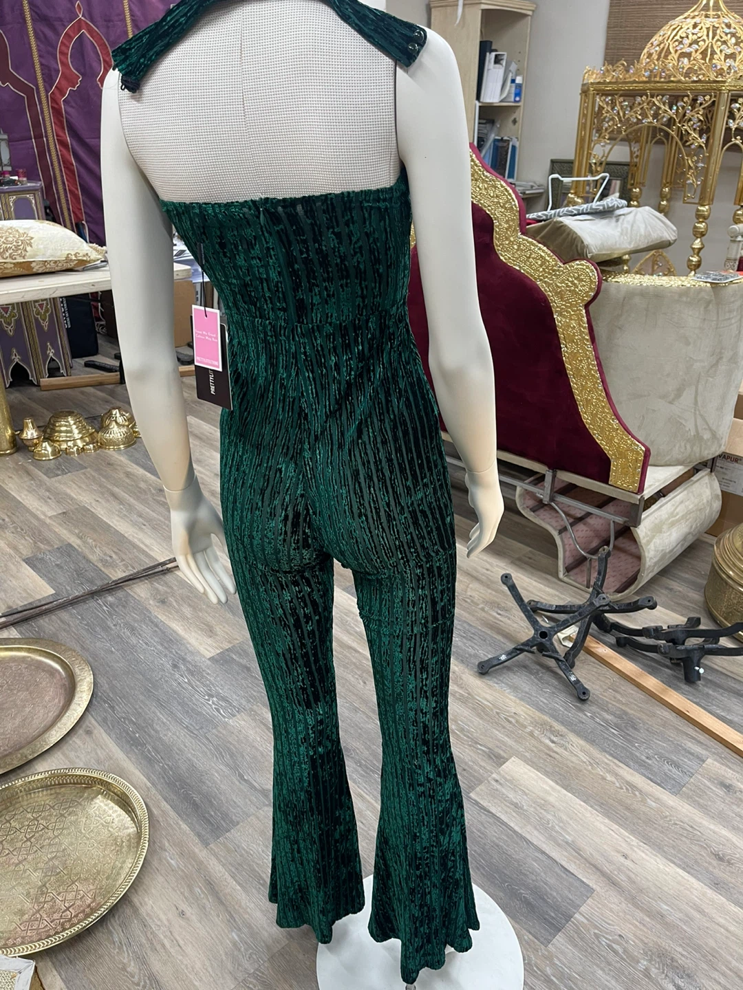 PrettyLittleThing Green Velvet Halter Jumpsuit - photo 3