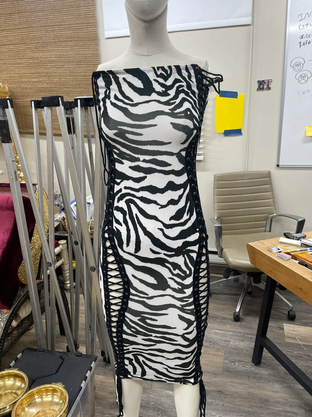 Zebra Print Strapless Lace-Up Bodycon Dress - photo 2