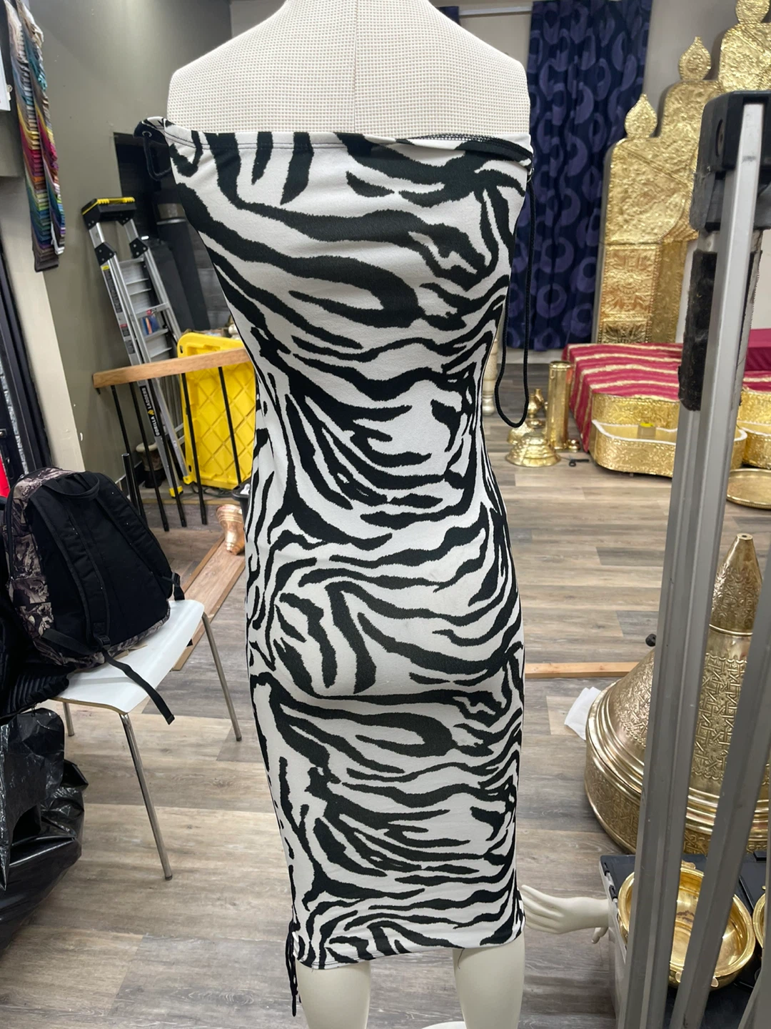 Zebra Print Strapless Lace-Up Bodycon Dress - photo 3