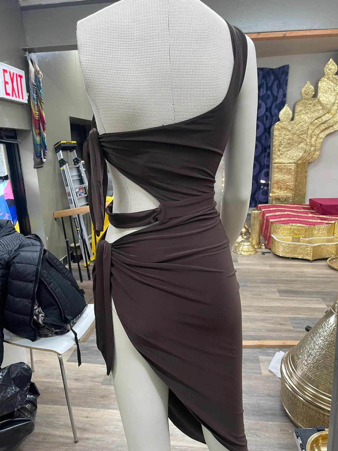 PrettyLittleThing Chocolate Brown One Shoulder Cut Out Dress - photo 4