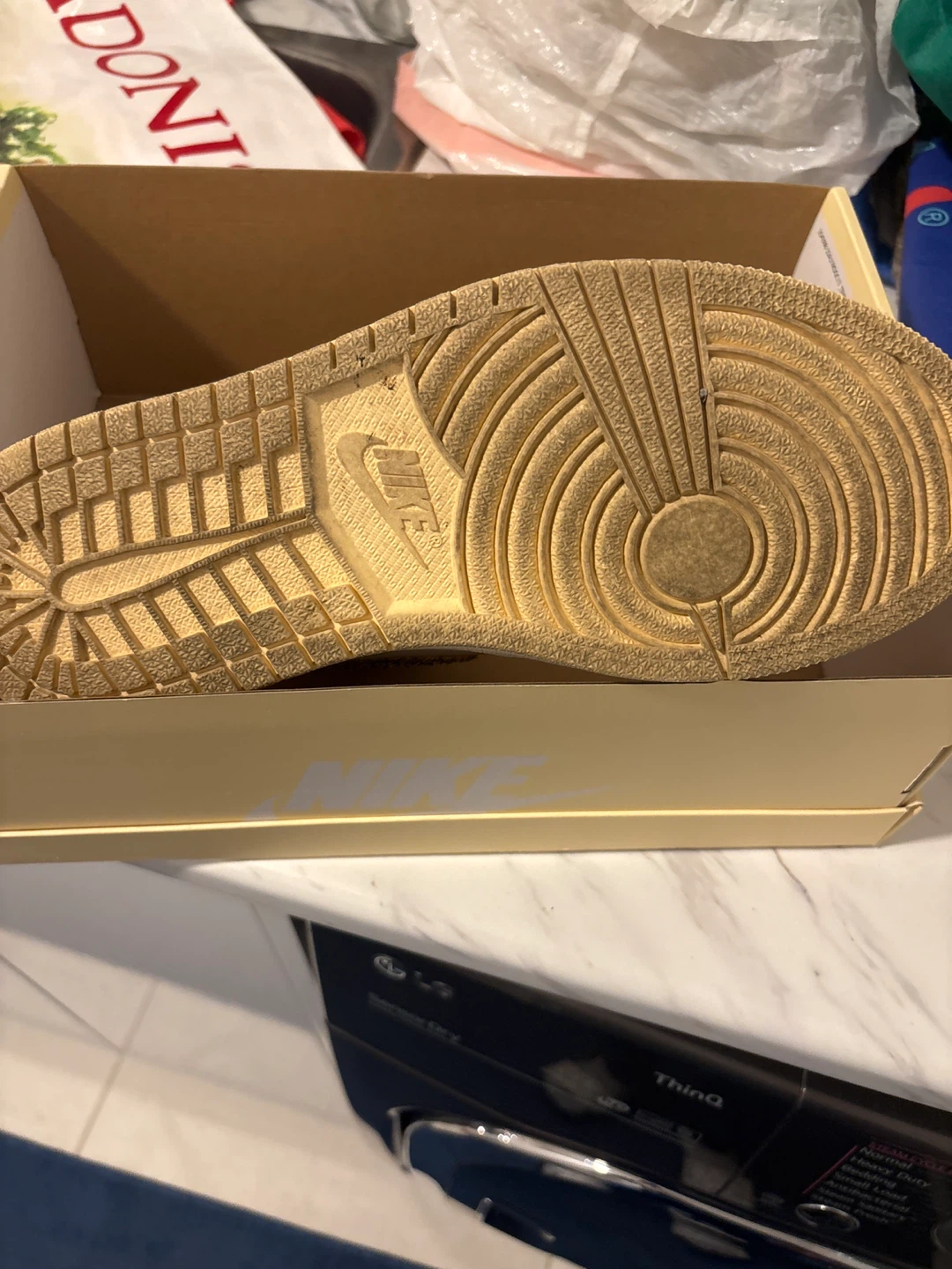 Nike Air Jordan 1 Retro High OG - photo 3