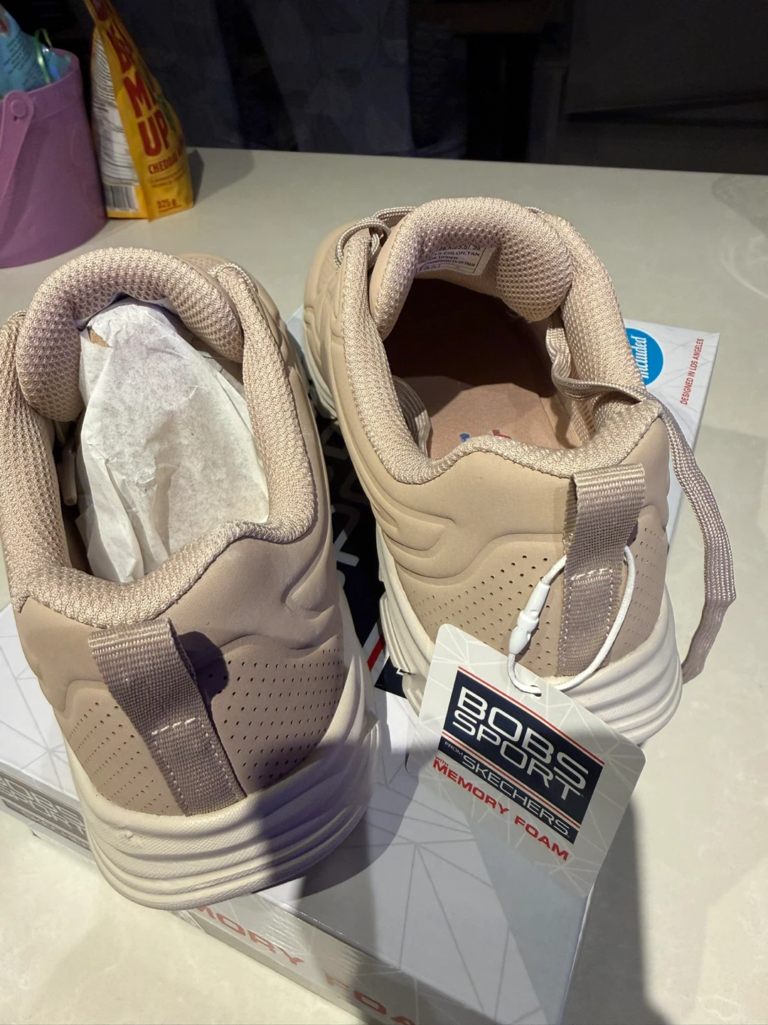Brand New Skecher Women Sneakers (size 6.5) - photo 4