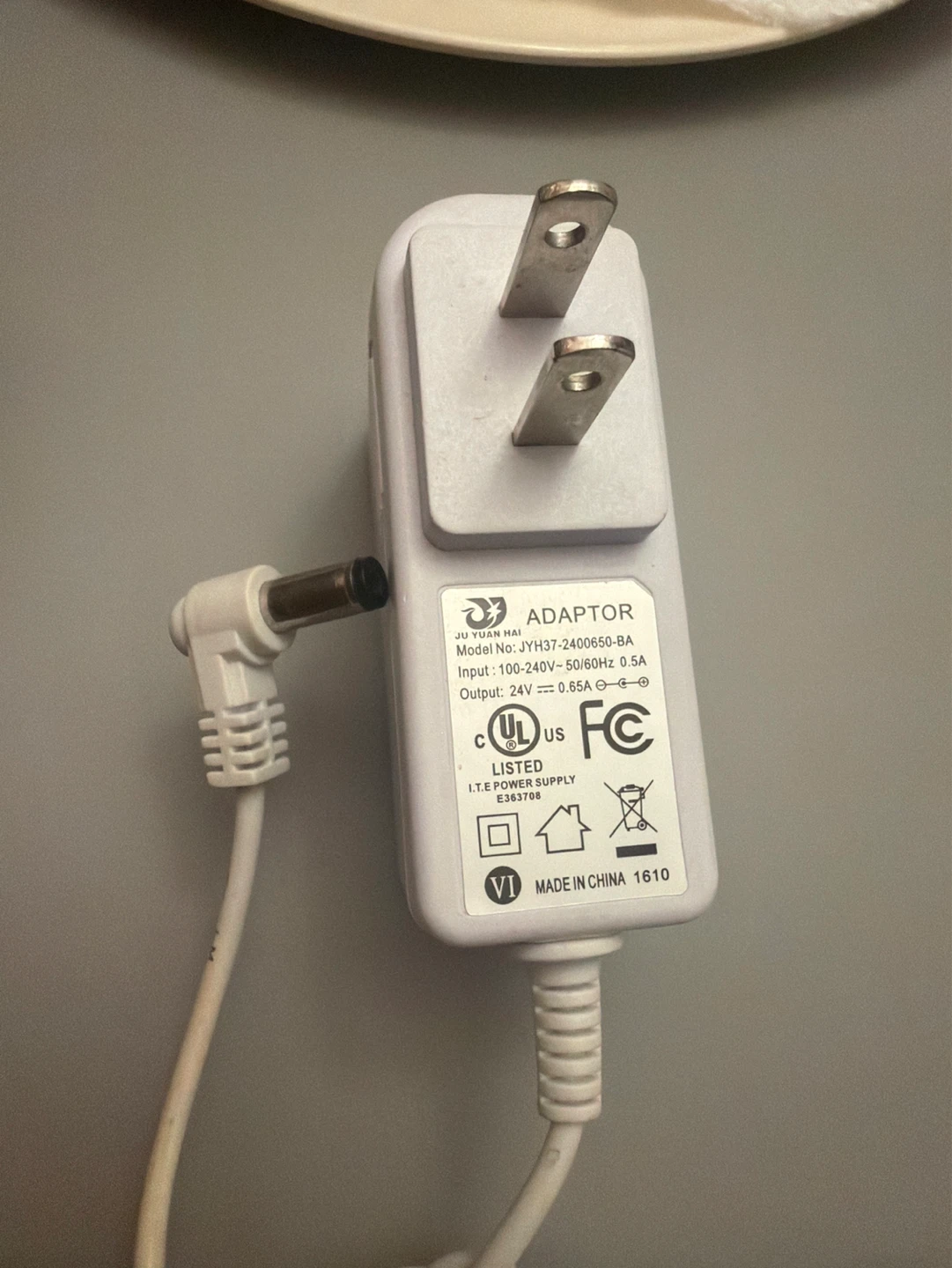 Jyh-37 AC Power Adapter 24V 0.65A - photo 3