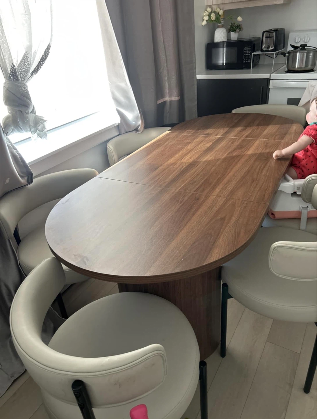 Brand new 70.8 Inch Oval Dining Table