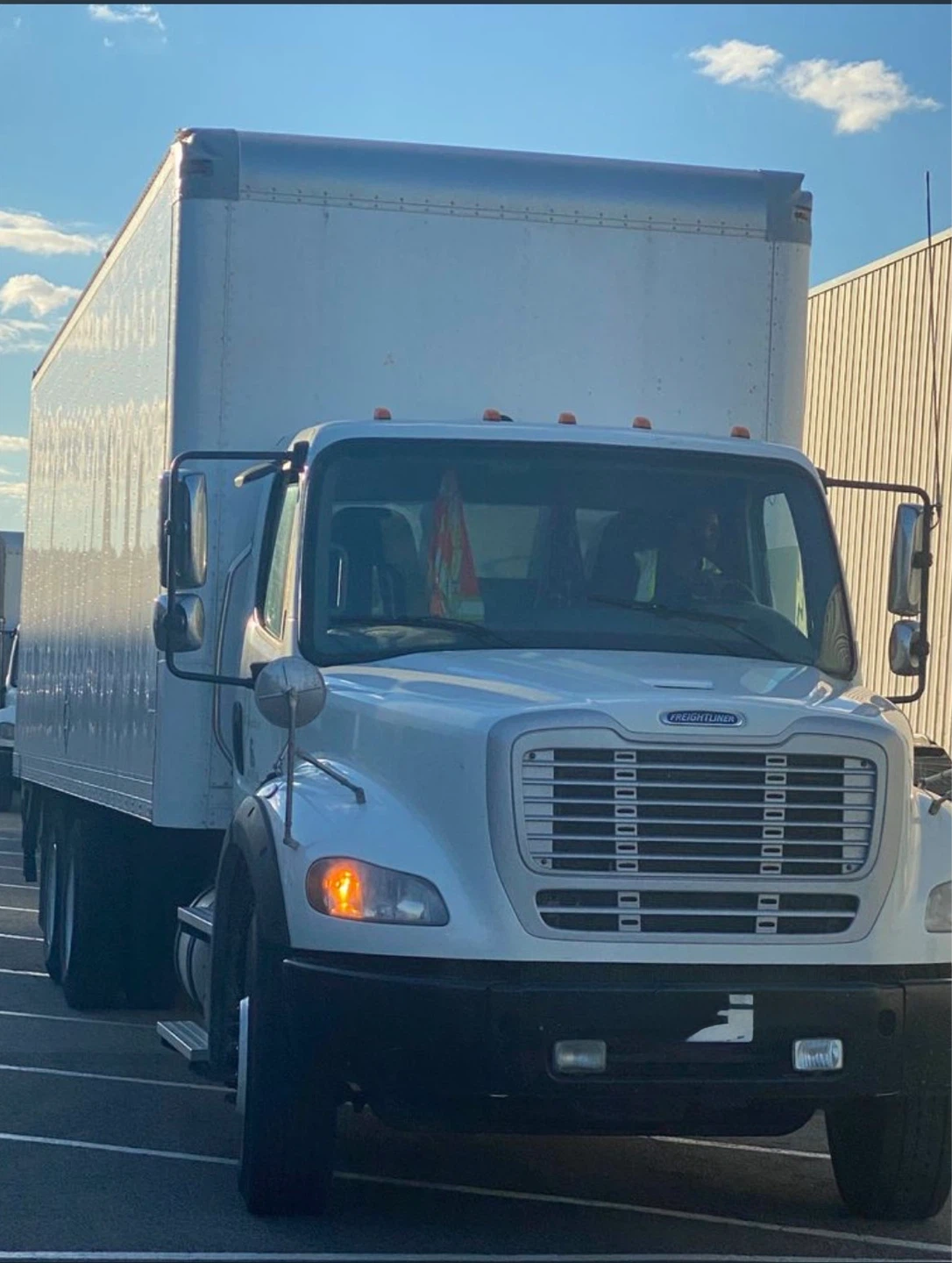 30 FT BOX TRUCK – MOVING SERVICES – SAME DAY AVAILABLE