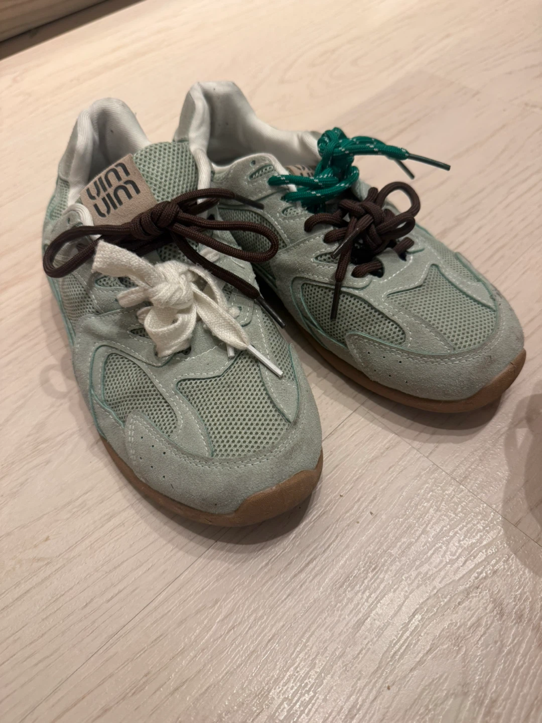 Vim & Veda Sneakers - Light Green