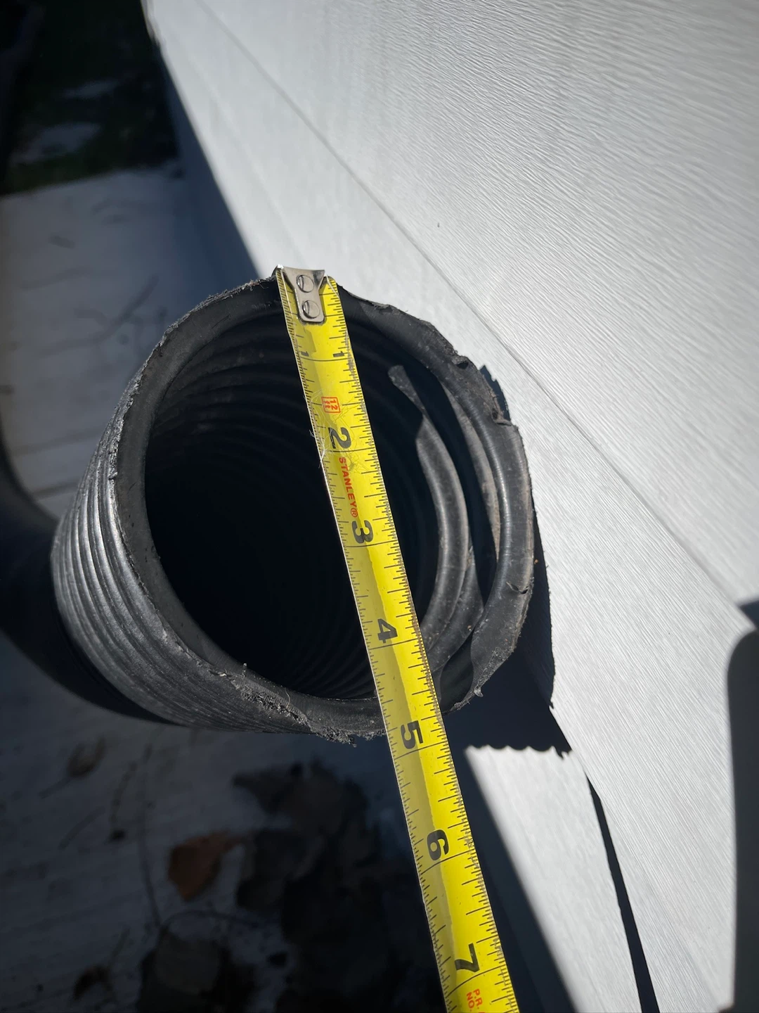 Corrugated Drainage Pipe x2. 5 in aprox 40 feet each