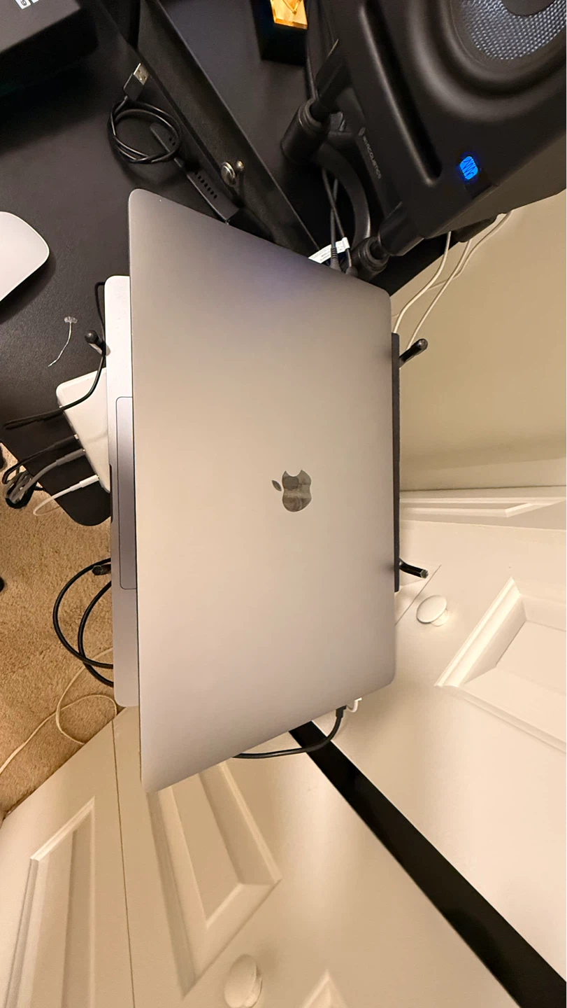 Apple MacBook Pro 16-inch core i9 machine - photo 4