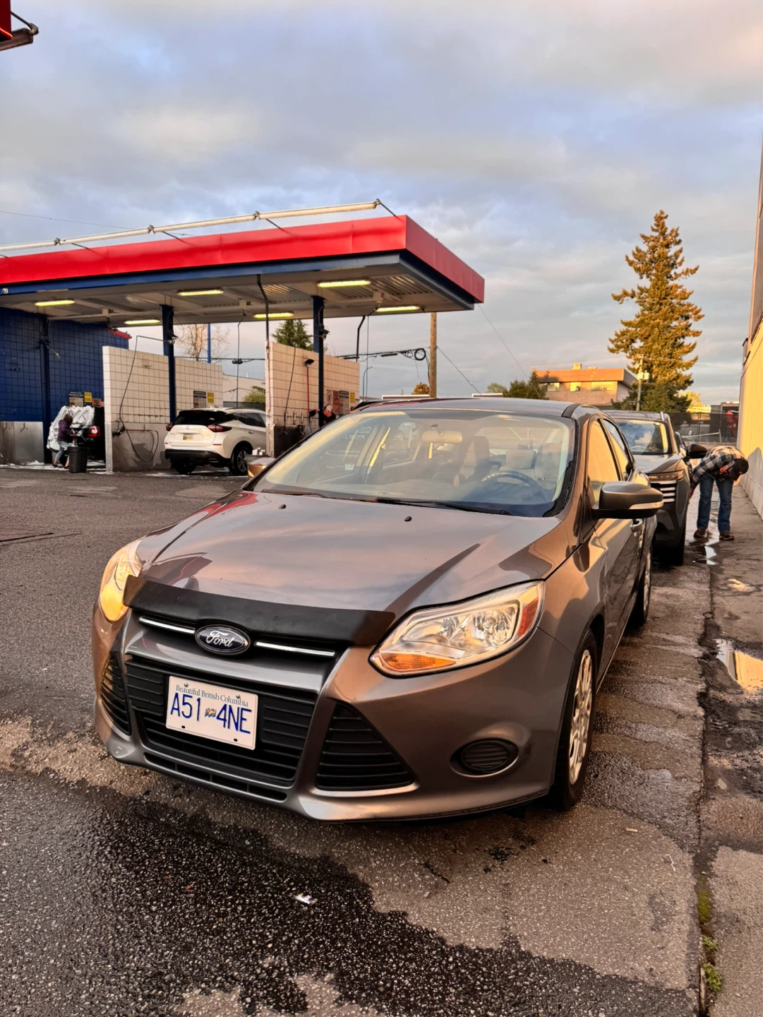 Used 2014 Grey Ford Focus Hatchback - photo 2