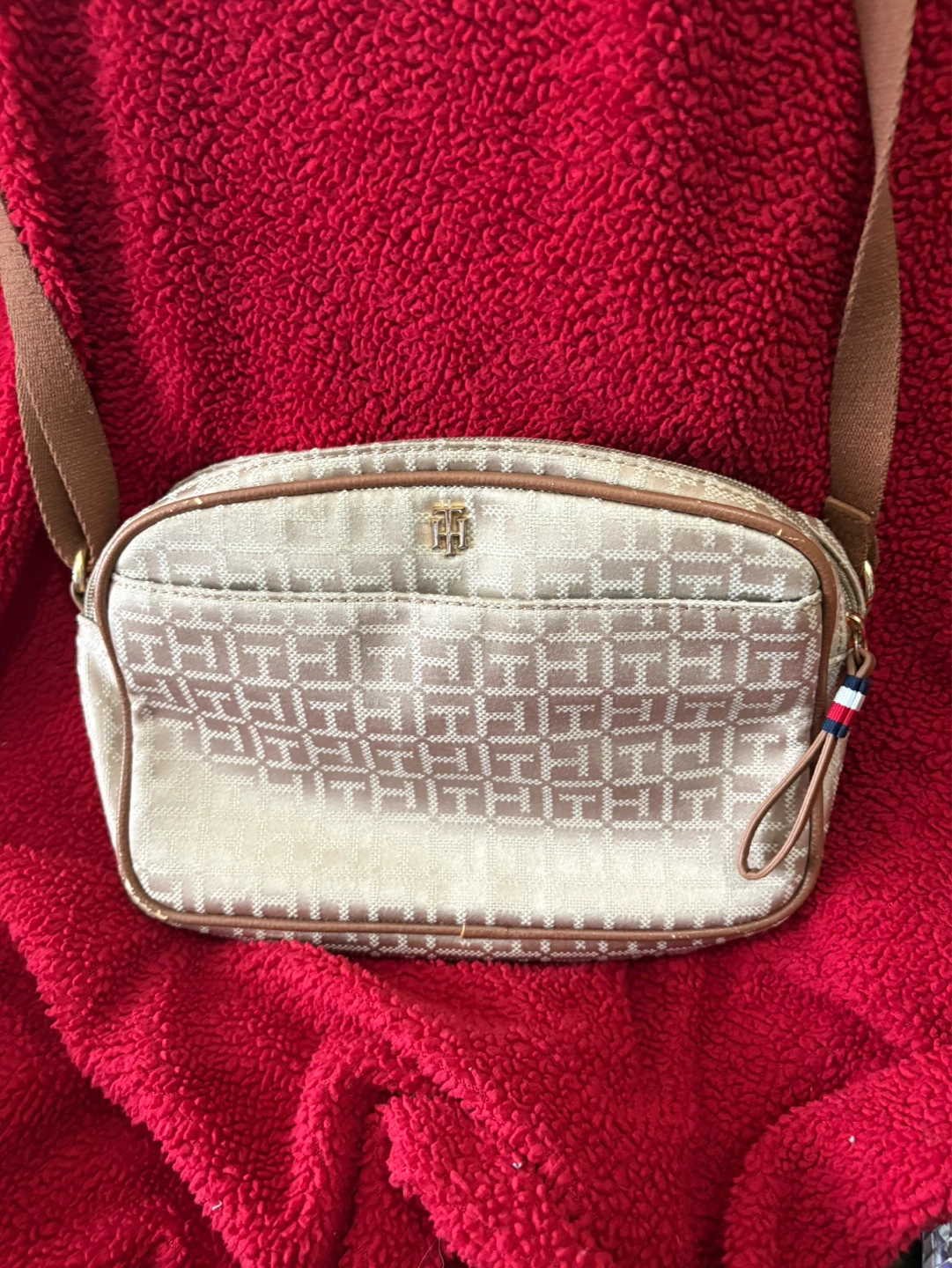 Tommy Hilfiger Crossbody Bag